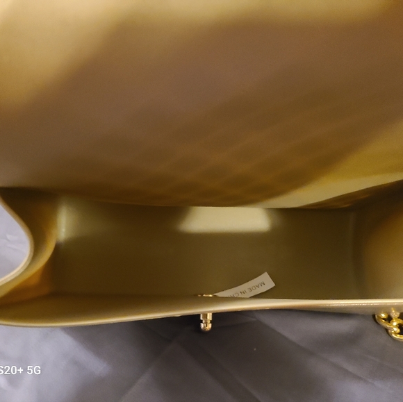 Purse - Picture 2 of 3